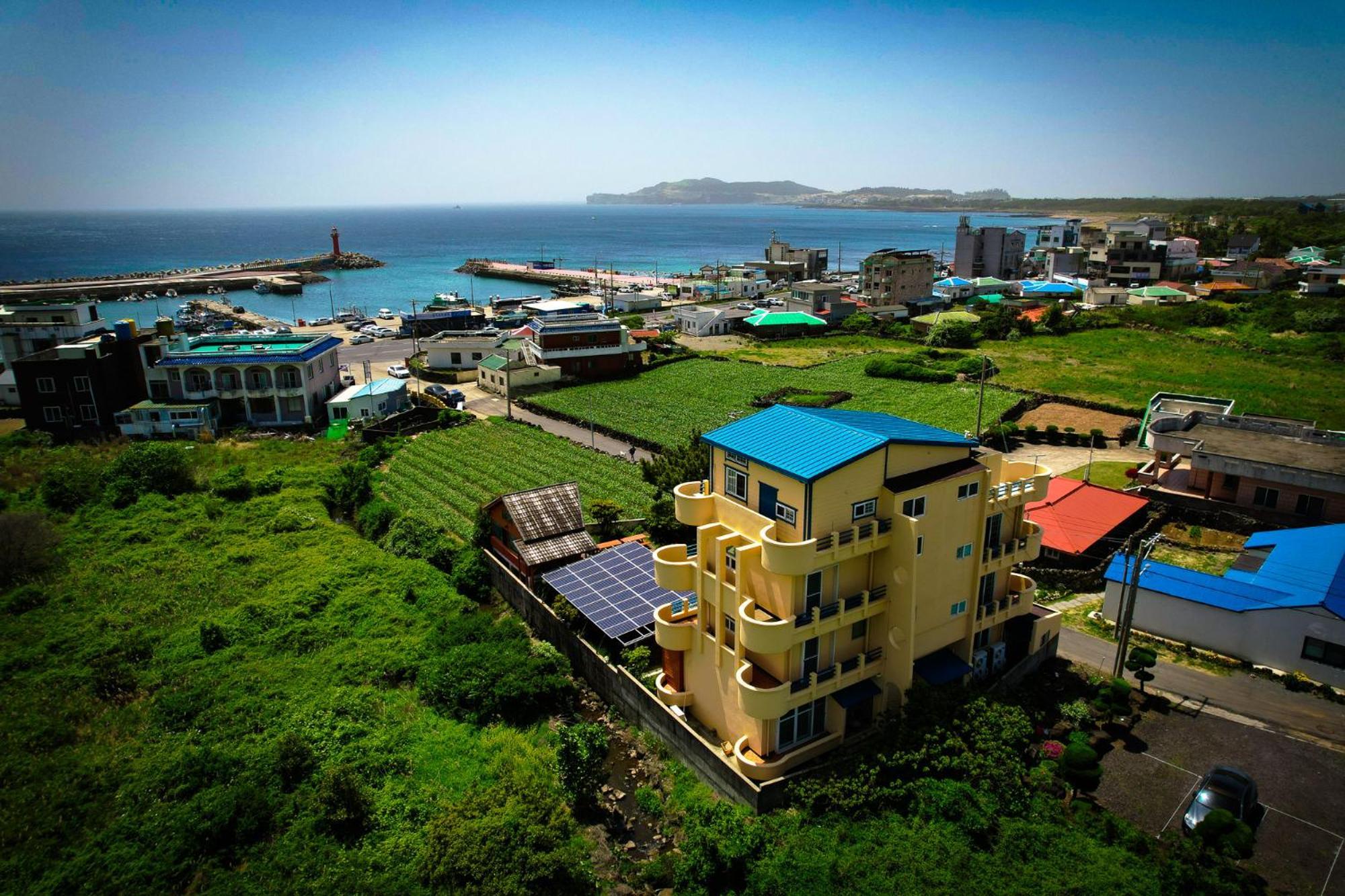 Хостел Ttottot Jeju Backpackers Согвипхо Экстерьер фото